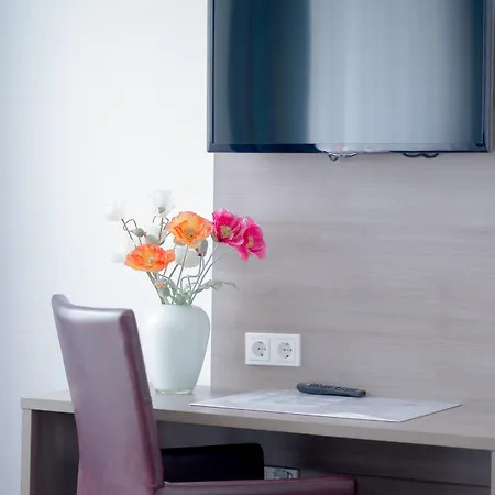 هاوس ام دوم - أونت فيرينفونونغن *